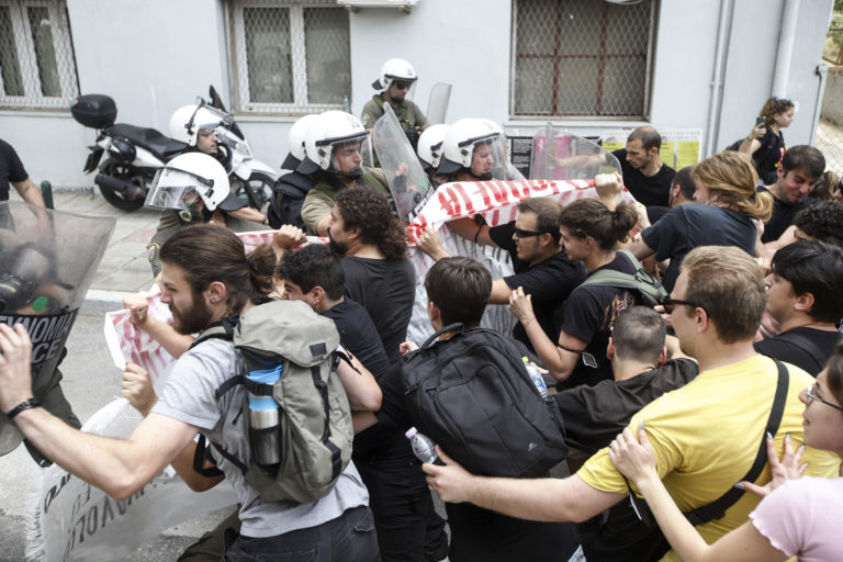 Αντιπαράθεση ΝΔ-ΣΥΡΙΖΑ με αφορμή τα επεισόδια στο ΑΠΘ