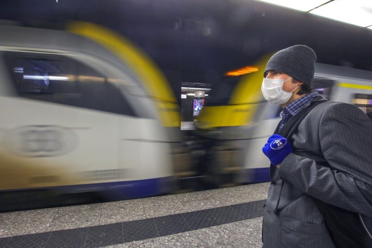 Βέλγιο: Μη υποχρεωτική από αύριο η χρήση μάσκας στα μέσα μαζικής μεταφοράς