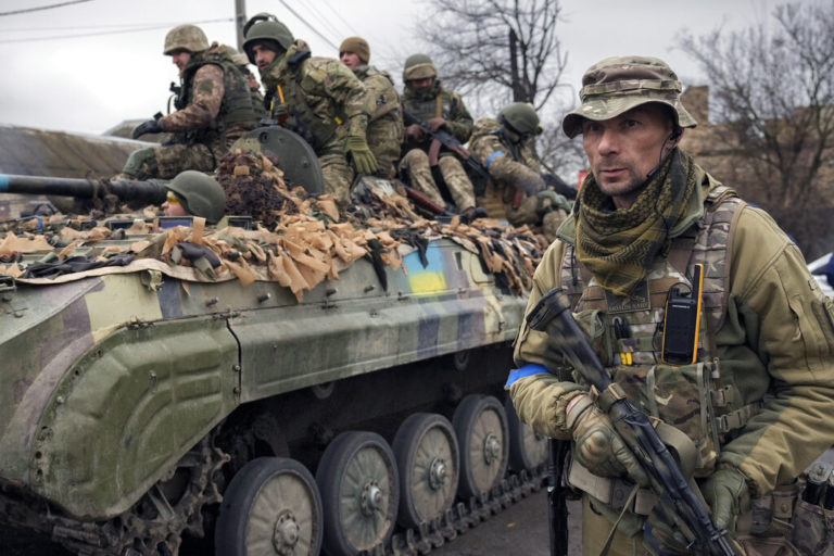 Τσεχία: 103 εθελοντές έλαβαν προεδρική άδεια για να πολεμήσουν στην Ουκρανία