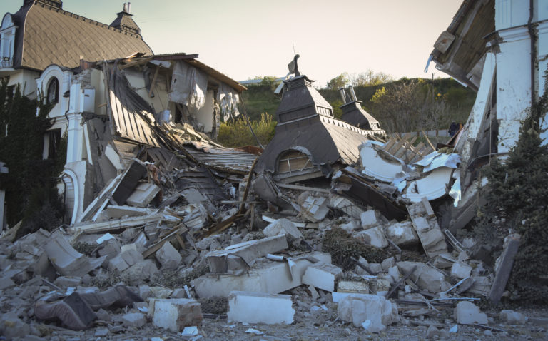 Βομβαρδισμός σχολείου στο Λουγκάνσκ – 60 άμαχοι νεκροί