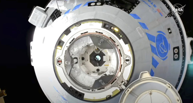 Το σκάφος Starliner της Boeing έφτασε για πρώτη φορά στον Διεθνή Διαστημικό Σταθμό