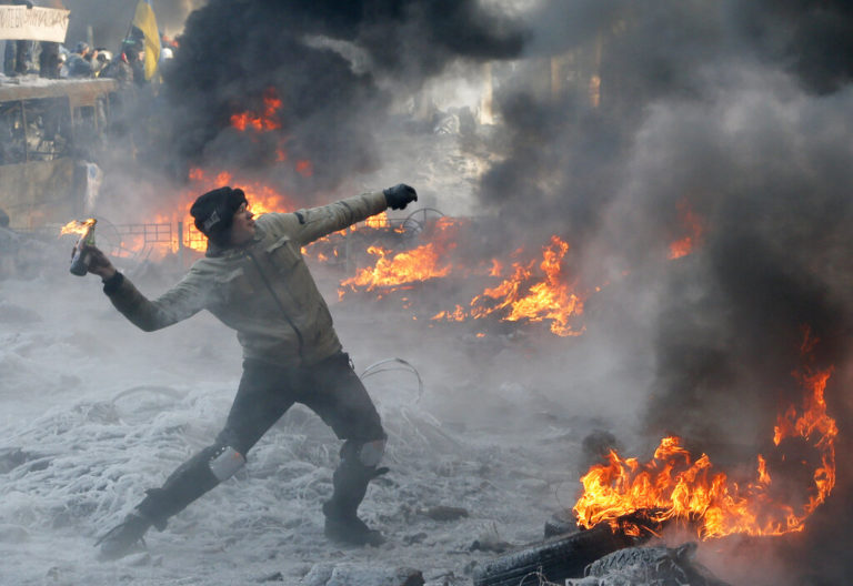 Ουκρανία: Ανηλεές σφυροκόπημα στα ανατολικά – Ο Πούτιν πιέζει τη Δύση με επισιτιστική κρίση