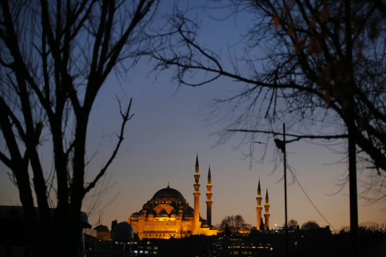 Σήμερα είναι η 569η επέτειος από την Άλωση της Πόλης – Πρωινή τελετή των Τούρκων στην Αγία Σοφιά