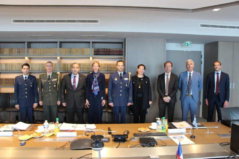 Η διμερής στρατηγική συνεργασία στο επίκεντρο της συνάντησης των διευθυντών Αμυντικής Πολιτικής Ελλάδας και Γαλλίας