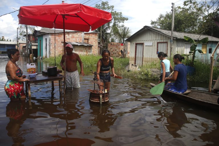 Βραζιλία: Οι φονικές πλημμύρες προκάλεσαν τον θάνατο 79 ανθρώπων και άλλοι 56 αγνοούνται