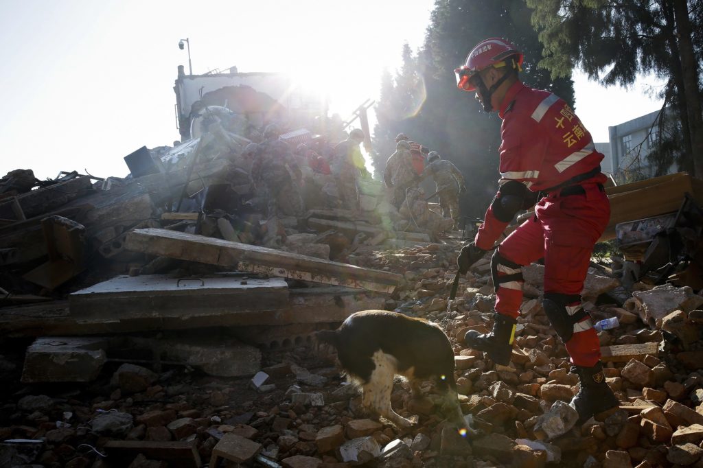 Κίνα: Οι έρευνες διάσωσης τερματίστηκαν στο οκταώροφο κτίριο που κατάρρευσε-Στους 53 έχουν αυξηθεί τα θύματα