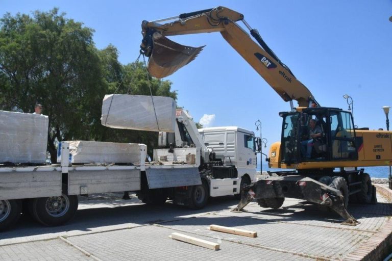 Παραλαβή όγκων μαρμάρου για το Διεθνές Συμπόσιο Γλυπτικής «1922-2022, Πρόσφυγες»