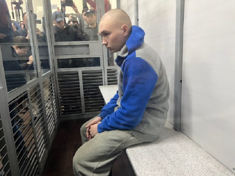 Ουκρανία: H πρώτη δίκη για εγκλήματα πολέμου – «Ομολόγησε» 21χρονος Ρώσος λοχίας