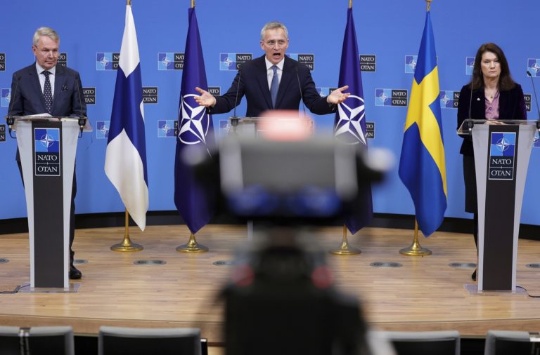 NATO: Βολιδοσκόπηση Στόλτενμπεργκ στην Τουρκία προς άρση του βέτο απέναντι σε Φινλανδία, Σουηδία