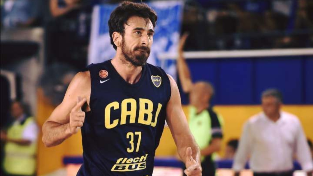 O γύρος του κόσμου με μια πορτοκαλί μπάλα (ήχος)