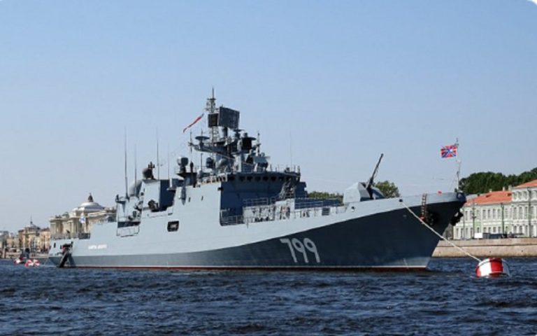 Αναφορές για νέο χτύπημα σε ρωσική φρεγάτα – «Δέχτηκε ουκρανικό πύραυλο Neptune – Φλέγεται στη Μαύρη Θάλασσα»