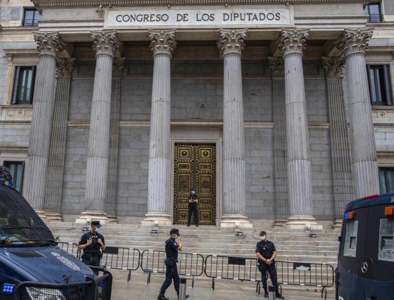 Ισπανία: Κεκλεισμένων των θυρών η ενημέρωση των κομμάτων για την υπόθεση Pegasus