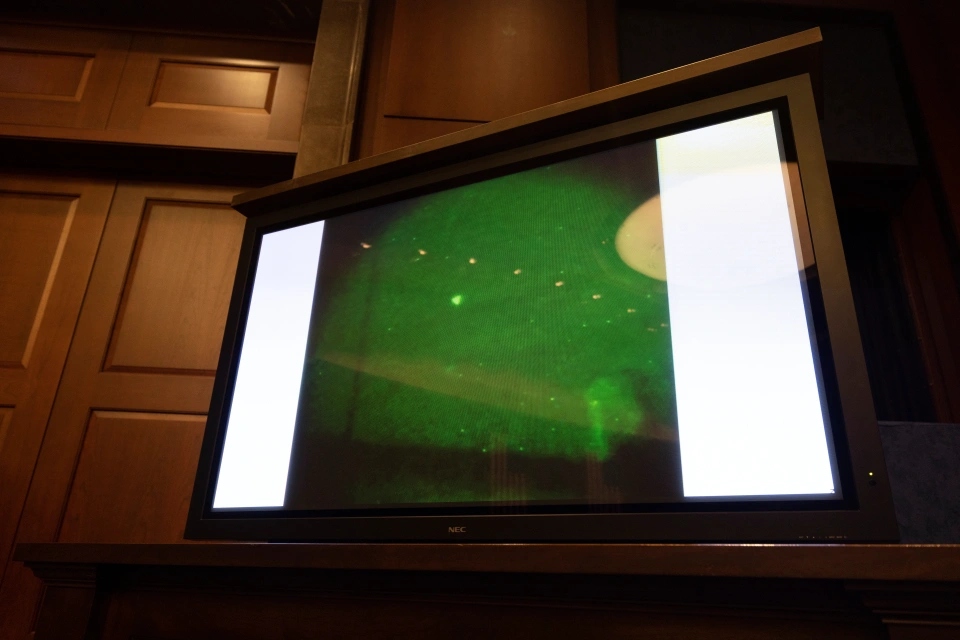Αξιωματούχοι του Πενταγώνου παρουσίασαν νέα βίντεο με UFO σε ιστορική ακρόαση στο Κογκρέσο