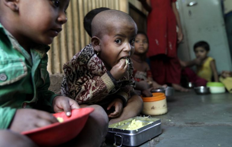 UNICEF: Η άνοδος των τιμών στα τρόφιμα αιτία για «καταστροφικά» επίπεδα παιδικού υποσιτισμού