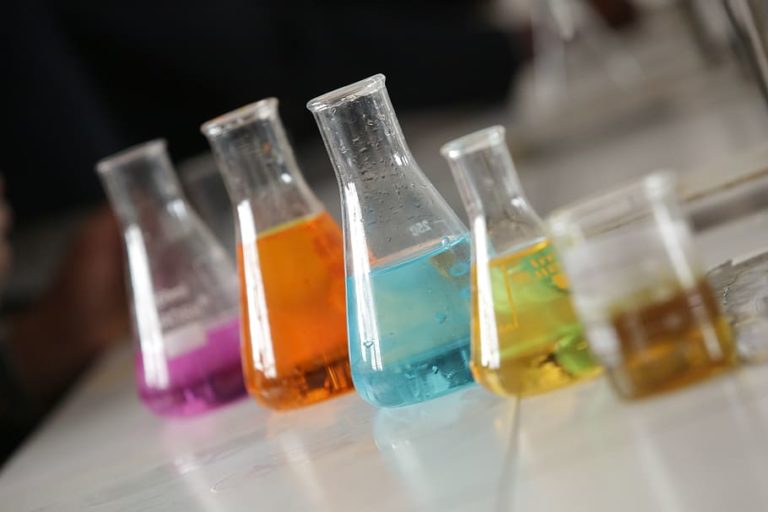 Ένθετο Παιδεία: Stand Up Chemistry – Ένα  διαφορετικό «μάθημα» χημείας