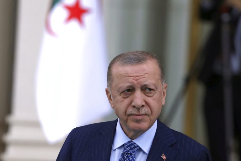 Σε υψηλούς τόνους ξανά η Τουρκία – Κιλιτσντάρογλου προς Ερντογάν: “Αν βαστά η καρδιά σου, κάνε βήμα για τα κατεχόμενα οπλισμένα νησιά”