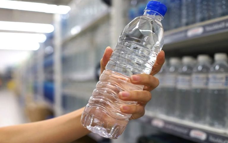 Φόρος ανακύκλωσης: Σε ισχύ από την 1η Ιουνίου για πλαστικές συσκευασίες που περιέχουν PVC