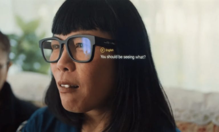 Η Google ετοιμάζει «έξυπνα» γυαλιά που θα μεταφράζουν με υπότιτλους σε πραγματικό χρόνο