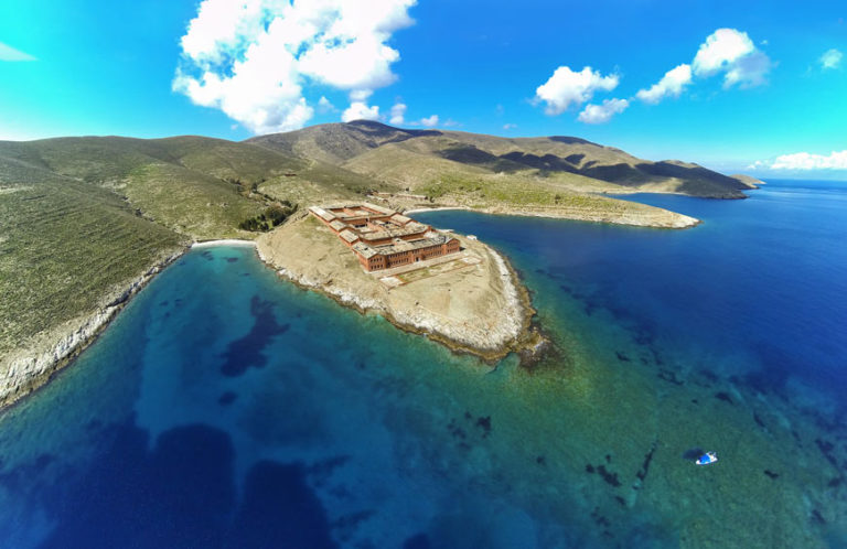 WWF: «Η προστασία της Προστατευόμενης Περιοχής της Γυάρου κινδυνεύει να μείνει στον αέρα»