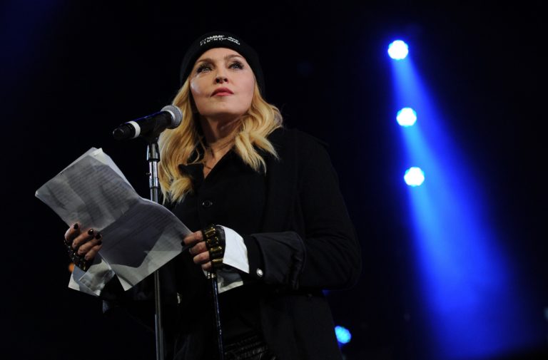 Βατικανό: Tweet της Madonna στον Ποντίφικα Φραγκίσκο για να “συζητήσουμε κάποια σημαντικά θέματα”