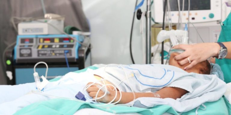 Ηράκλειο: Με εγκαύματα στον οισοφάγο και στο λάρυγγα νοσηλεύεται το κοριτσάκι που κατάπιε υγρό φούρνου