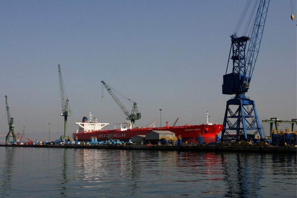 Σταϊκούρας: Επιστρέφει η ελληνική ναυπηγική βιομηχανία – Κυβερνητικές πρωτοβουλίες για το “Σκαραμαγκά”