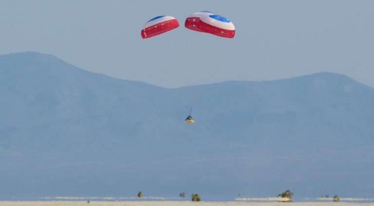 Η διαστημική κάψουλα Starliner της Boeing προσεδαφίστηκε στο Νέο Μεξικό