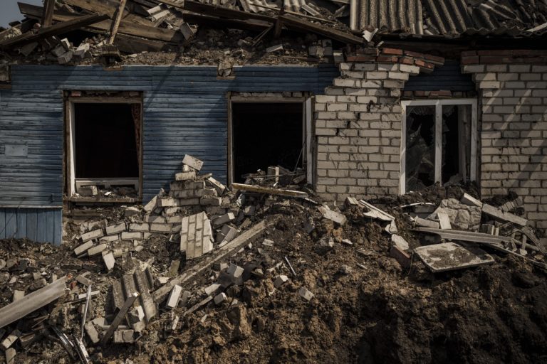 Ουκρανία: Το Παρατηρητήριο Ανθρωπίνων Δικαιωμάτων ανακοίνωσε ότι τεκμηριώνει «προφανή εγκλήματα πολέμου»