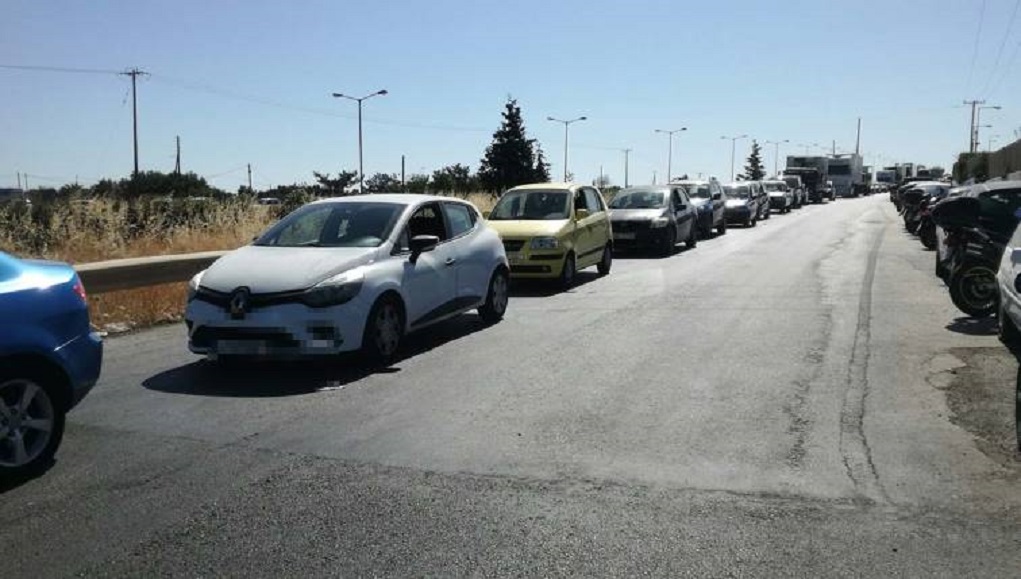 Ηράκλειο: Κυκλοφοριακό κομφούζιο στη Ν. Αλικαρνασσό έφεραν τα έργα ασφαλτόστρωσης