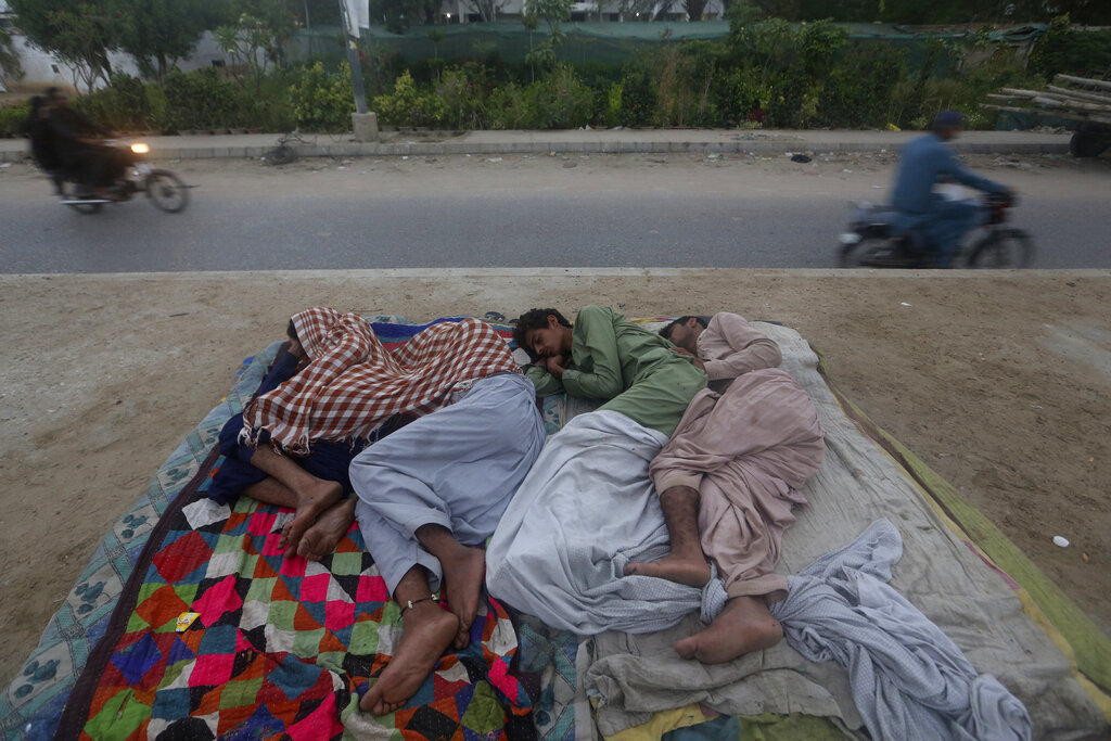 Σε κατάσταση συναγερμού το Πακιστάν: Τους 50 βαθμούς Κελσίου πλησιάζει ο υδράργυρος