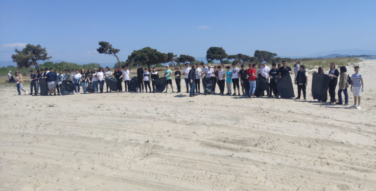 Ξάνθη:Περιβαλλοντική δράση στην παραλία Ερασμίου από το Γυμνάσιο Ν. Ολβίου