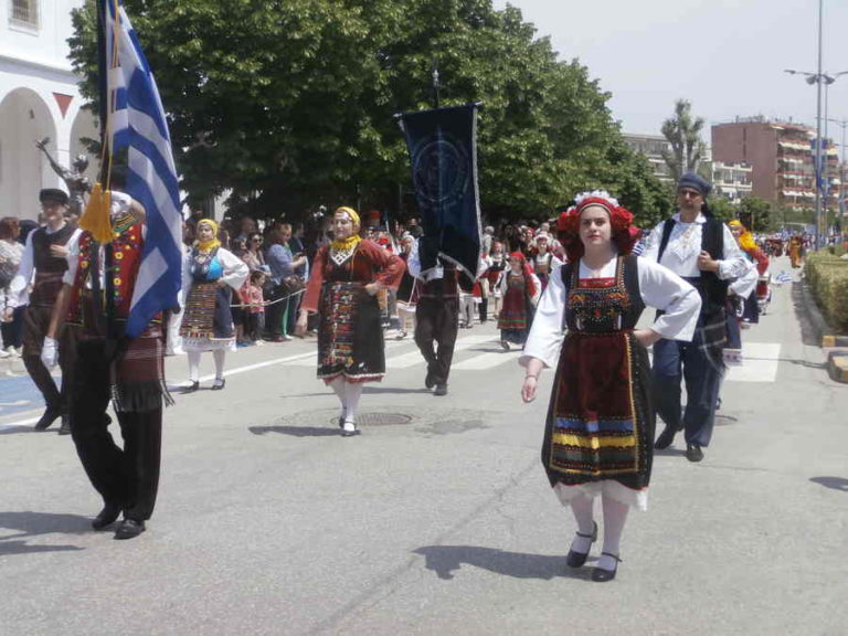 Με μεγάλη συμμετοχή και μεγαλειώδη παρέλαση οι Ροδοπίτες γιόρτασαν τα “Ελευθέρια”