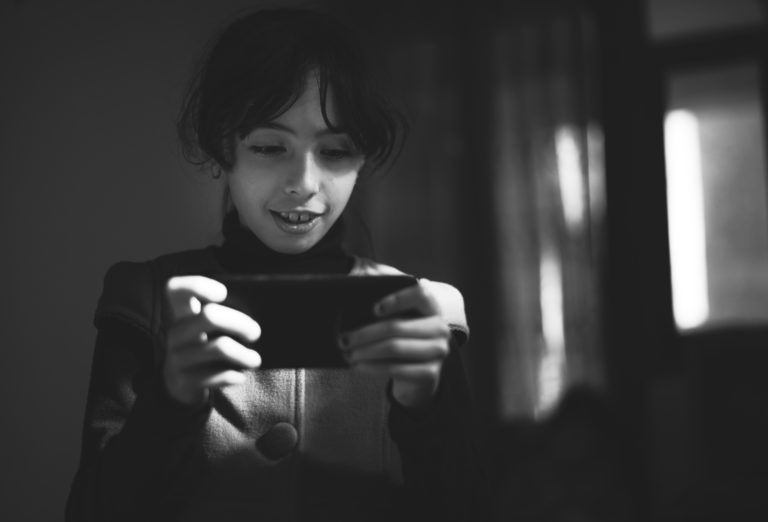 Επικίνδυνα παιχνίδια στο TikTok: Blackout Challenge – Πώς να κρατήσουμε τα παιδιά μας ασφαλή