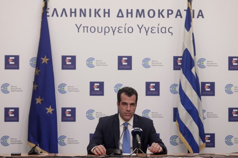 Έκτακτη σύσκεψη Πλεύρη με τους διοικητές των ΥΠΕ για περιστατικά παραμέλησης ασθενών