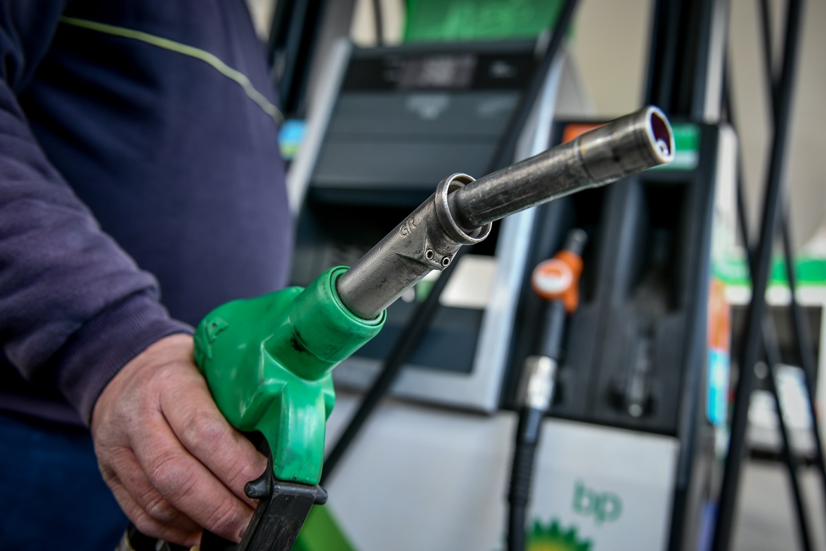 «Καίνε» τα καύσιμα – Νέο ράλι τιμών – Μέτρα ζητούν οι καταναλωτές (video)