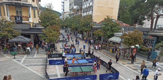 Σέρρες: Μαθητές Δημοτικού με… ρακέτες και χαμόγελα – Το μήνυμα του Στ. Τσιτσιπά (βίντεο)