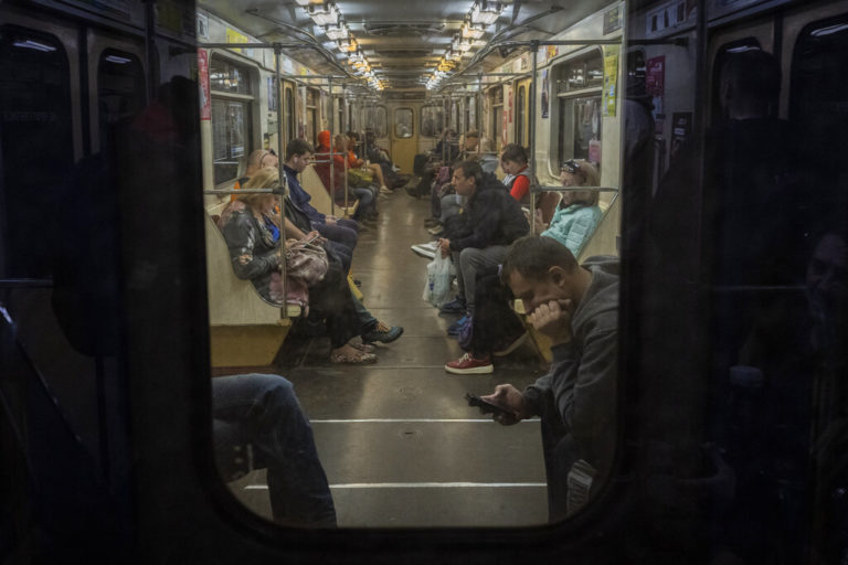Πόλεμος στην Ουκρανία: Το μετρό στο Χάρκοβο ξαναλειτουργεί – Η πόλη επιστρέφει σε κανονικούς ρυθμούς