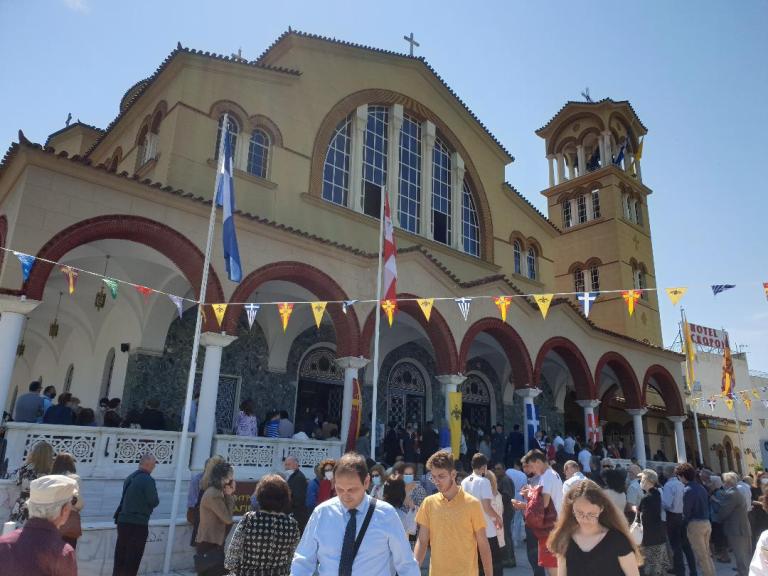 Η Λάρισα τιμά τον πολιούχο της Αγ. Αχίλλιο – Πλήθος πιστών στον Μητροπολιτικό ναό