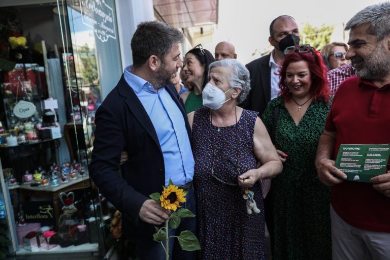 Περιοδεία Ν. Ανδρουλάκη στο Περιστέρι: Στο επίκεντρο ακρίβεια, κόστος ζωής και ενέργεια