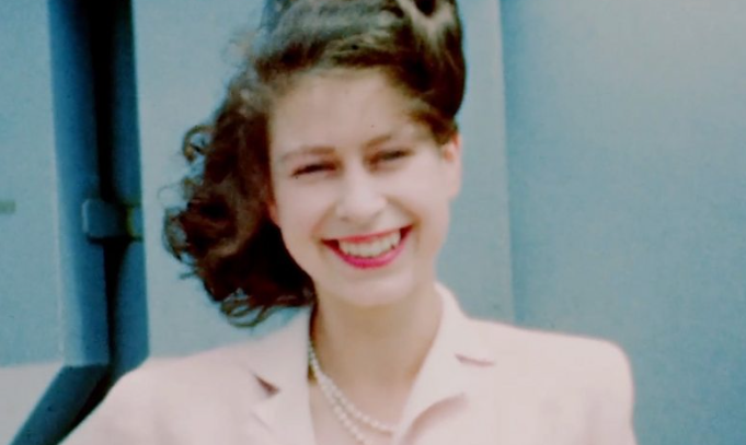 Η άγνωστη βασίλισσα Ελισάβετ – Το BBC παρουσιάζει αδημοσίευτα οικογενειακά βίντεο της βασιλικής οικογένειας
