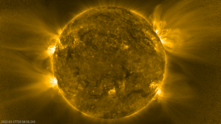 Solar Orbiter: Θεαματικές φωτογραφίες του Ήλιου αποκάλυψαν έναν «ηλιακό σκαντζόχοιρο»