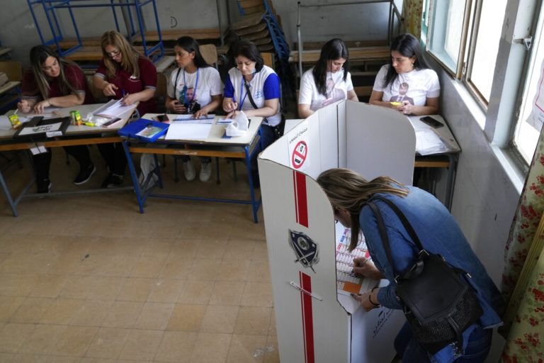 Λίβανος: Οι πολίτες της χώρας προσέρχονται στις κάλπες για τις βουλευτικές εκλογές