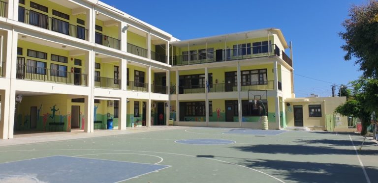 Κατασκευές για την πρόσβαση ΑμεΑ σε σχολικές μονάδες του Ρεθύμνου