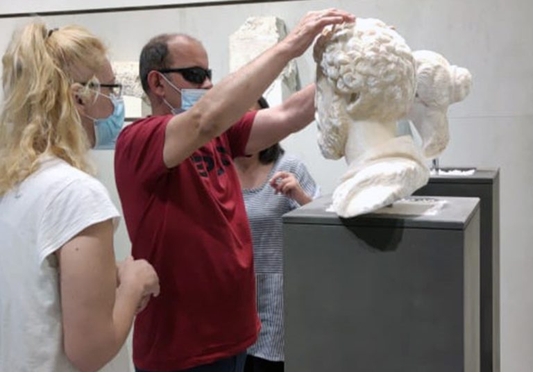 Ξενάγηση ΑΜΕΑ στο Αρχαιολογικό μουσείο της Κέρκυρας