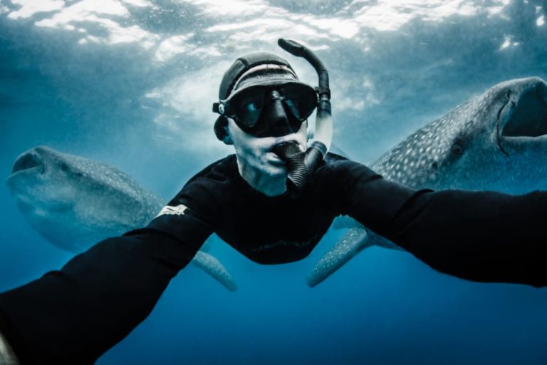 Ο φωτογράφος των ωκεανών Σον Χάινριχς θέλει να σώσει τις θάλασσες
