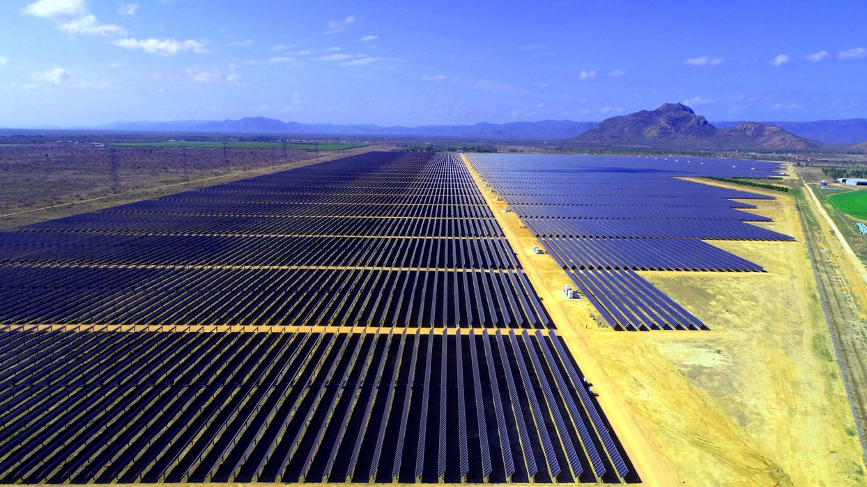 Ξεκινάει η κατασκευή του «μεγαλύτερου» ηλιακού εργοστασίου στον κόσμο