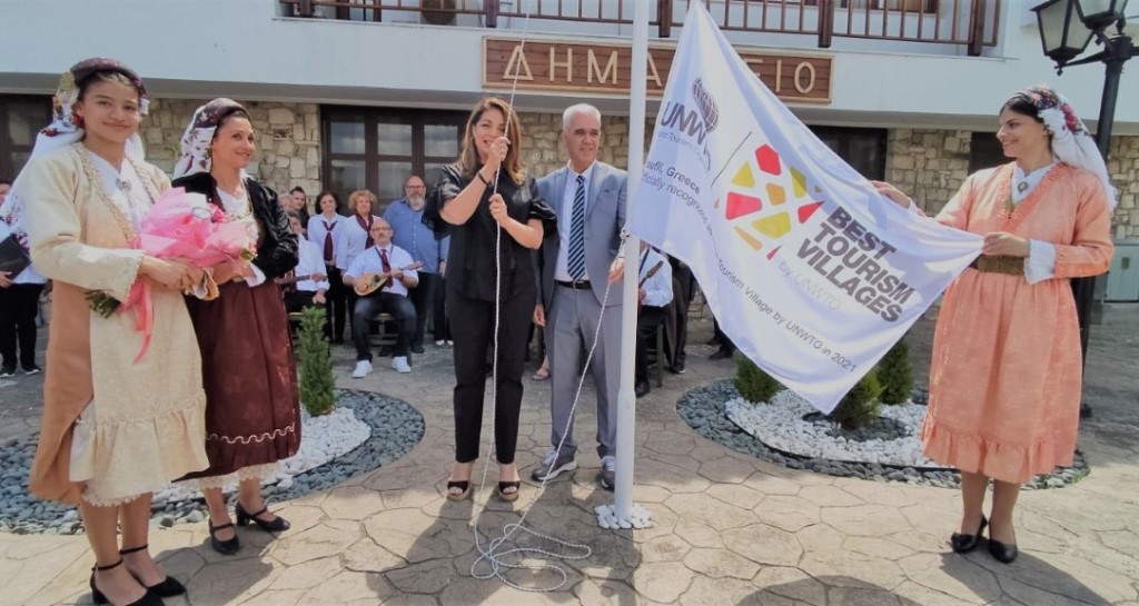Την σημαία του Παγκόσμιου Οργανισμού Τουρισμού ύψωσε στο Σουφλί η Πρόεδρος του ΕΟΤ Α. Γκερέκου