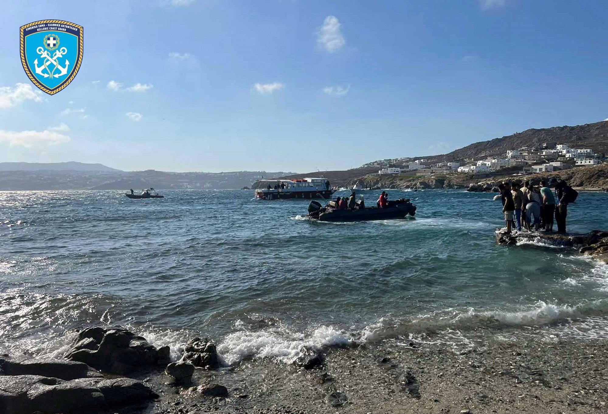 Ναυάγιο στη Δήλο: 102 μετανάστες μεταφέρονται στην Αμυγδαλέζα – Σύλληψη 6 διακινητών