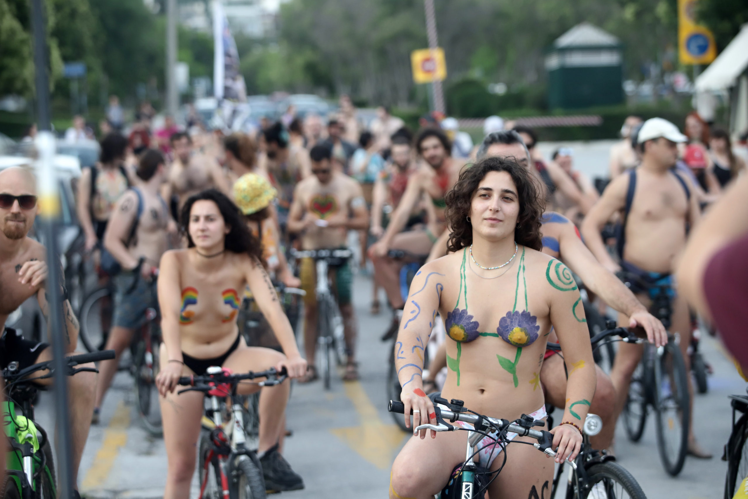 Η Θεσσαλονίκη γυμνή στο ποδήλατο