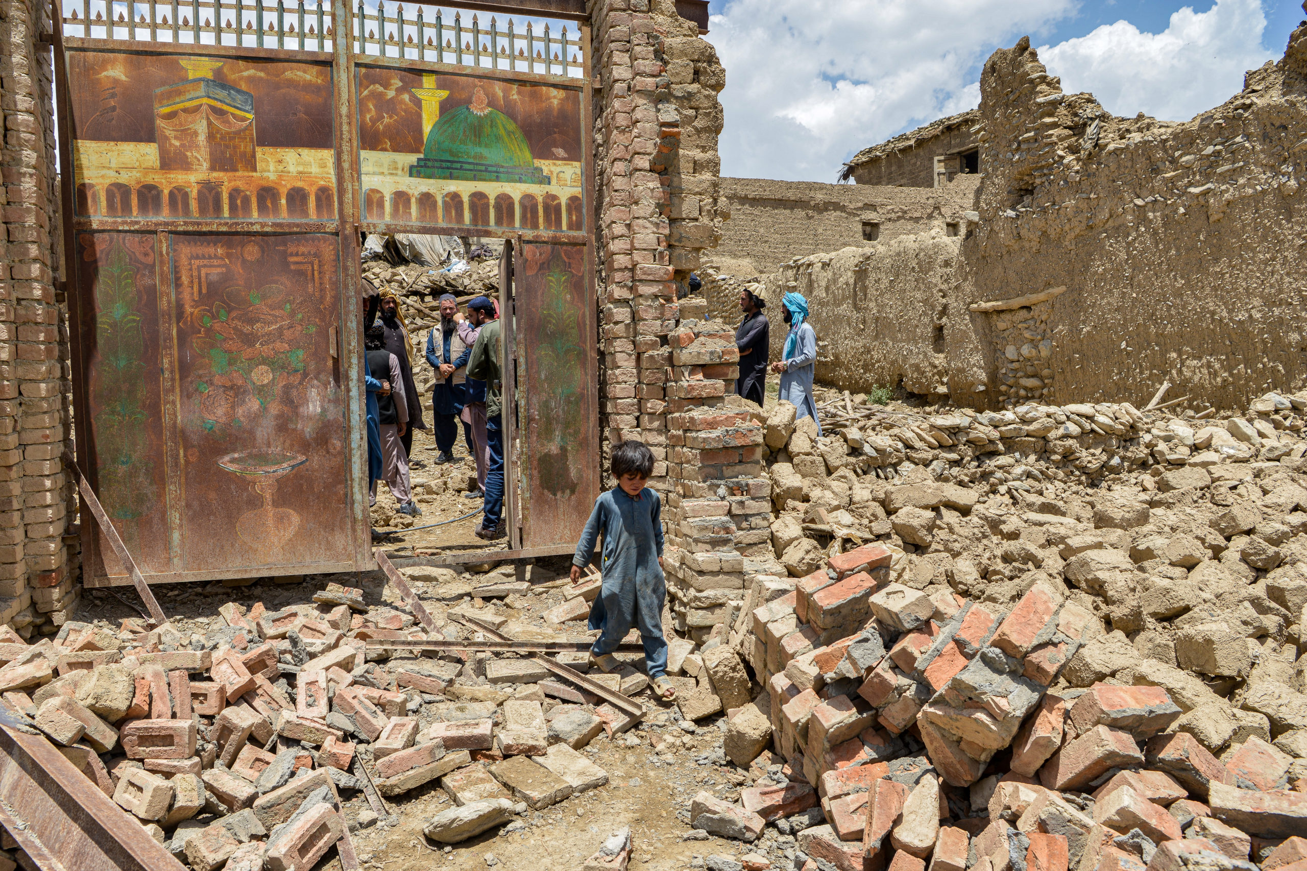 Σεισμός στο Αφγανιστάν: Σταματάνε οι έρευνες για επιζώντες- Ανεπαρκείς οι προμήθειες φαρμάκων και βοήθειας